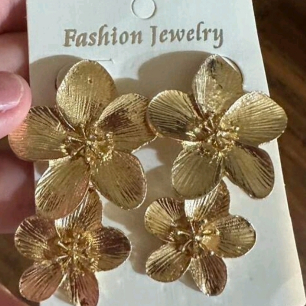 Double flower gold earrings - Picture 2 of 3